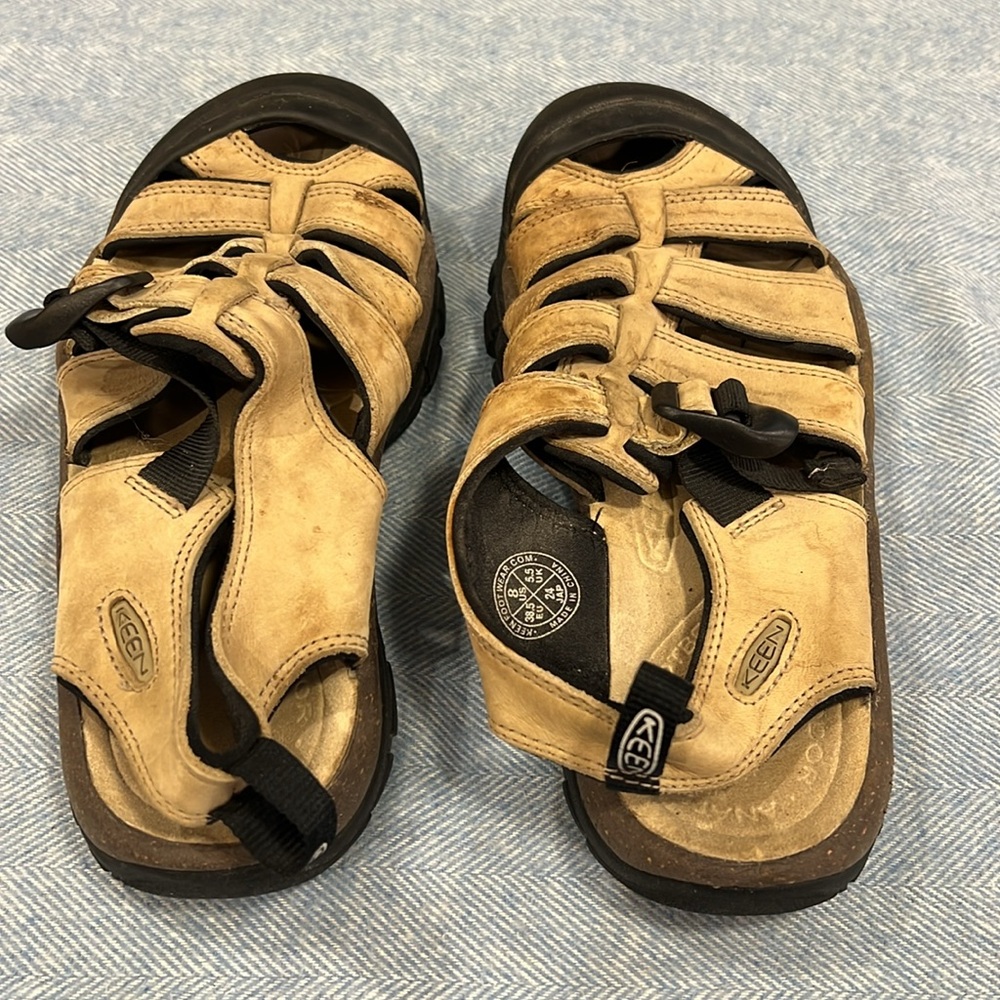 Keen Tan and Black Women Sandals - Picture 3 of 6